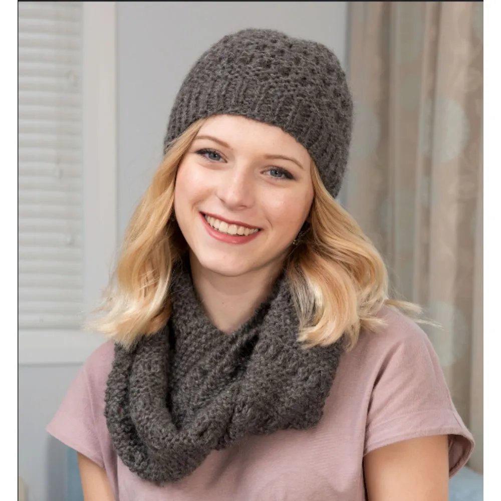 Chunky Women Hat & Loop Knitting Pattern (N1593)