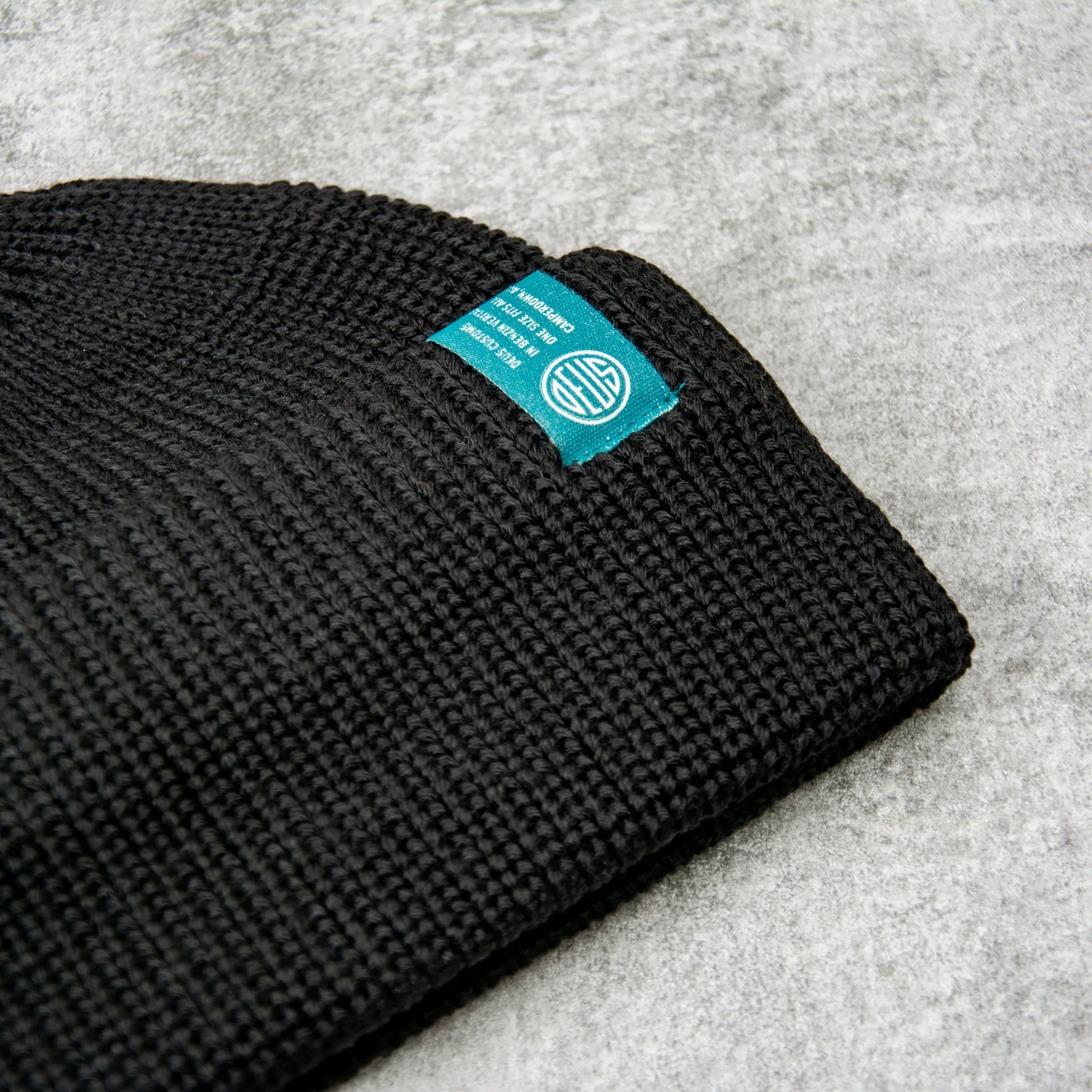 Deus ex Machina Deck Pill Beanie - Black