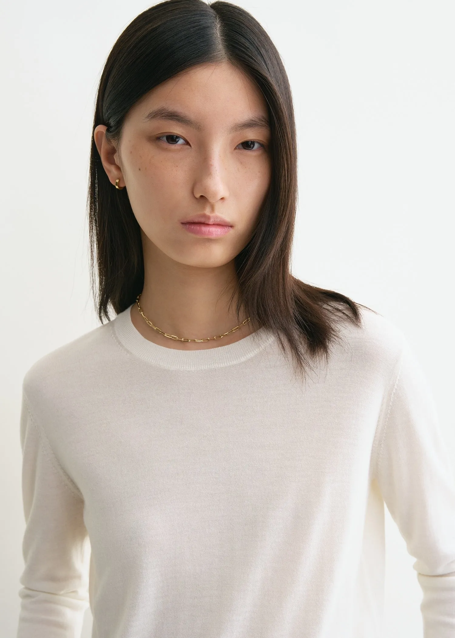 Fine crew-neck knit off-white