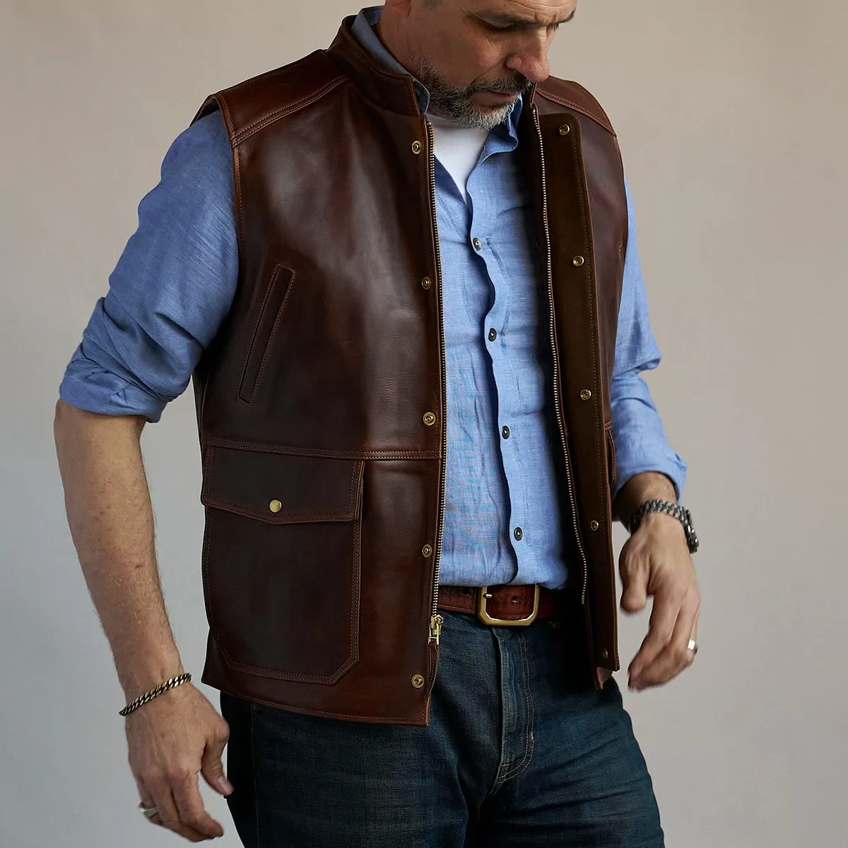 Shelby Travel Vest No.329 | Mahogany