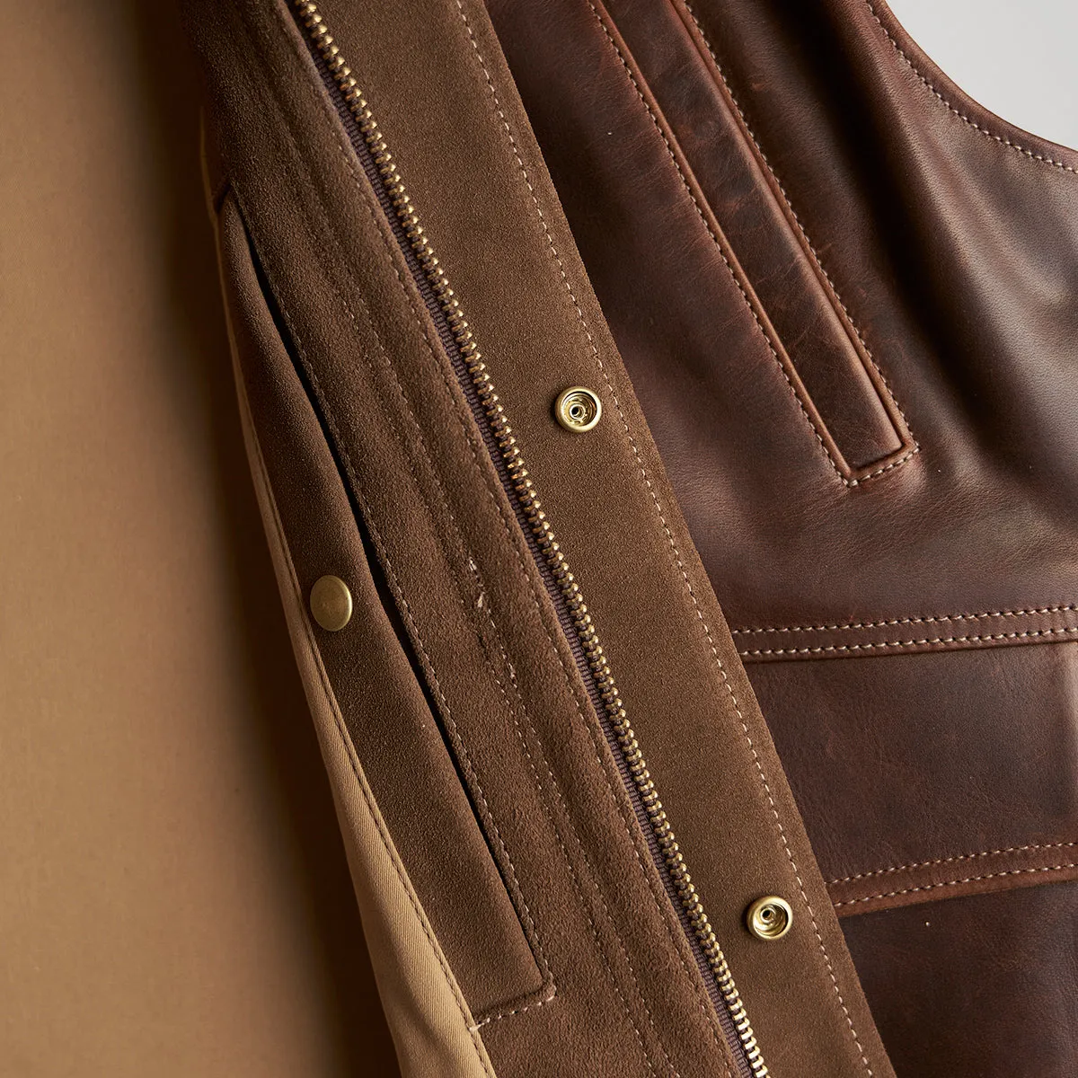 Shelby Travel Vest No.329 | Mahogany