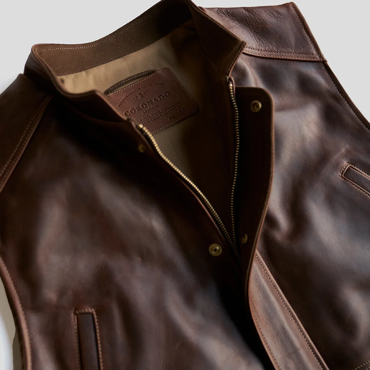 Shelby Travel Vest No.329 | Mahogany